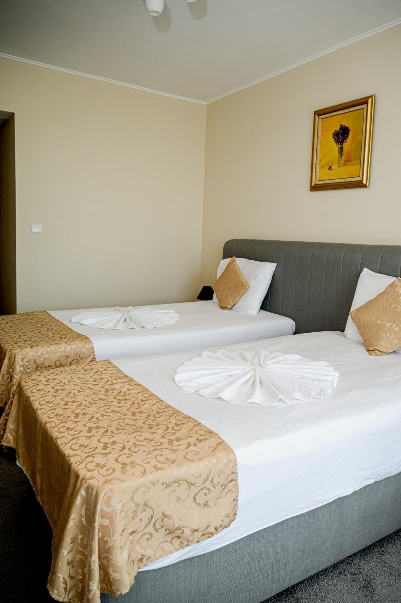 Paradise Hotel & Relax Center Pomorie Exterior foto