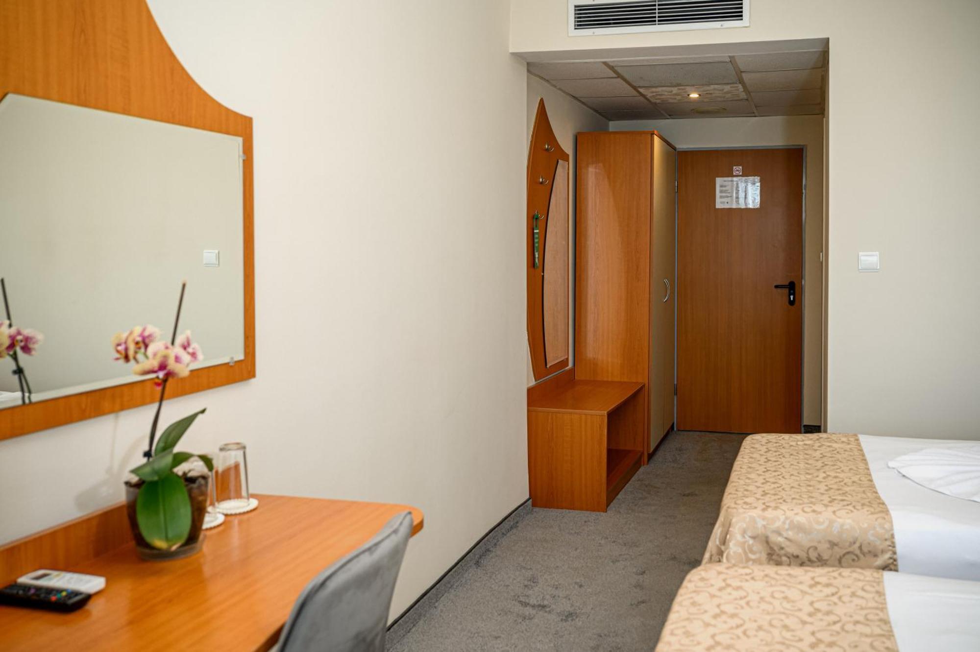 Paradise Hotel & Relax Center Pomorie Exterior foto