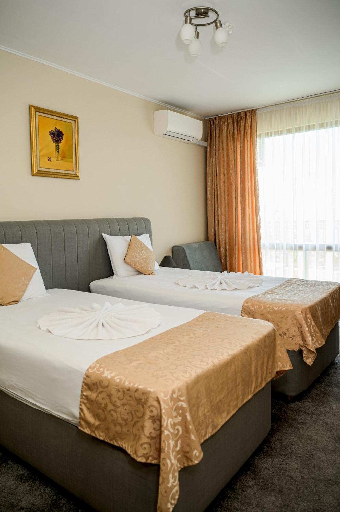 Paradise Hotel & Relax Center Pomorie Exterior foto