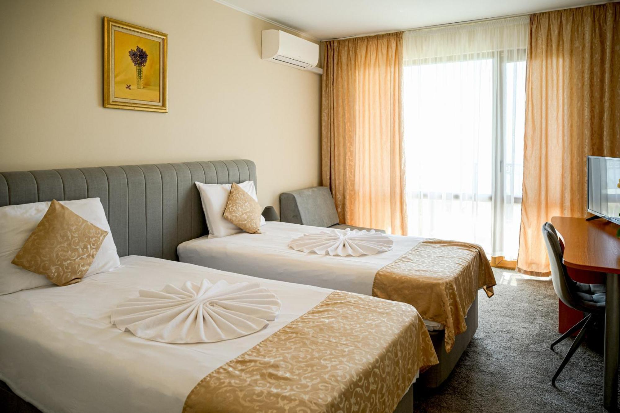 Paradise Hotel & Relax Center Pomorie Exterior foto
