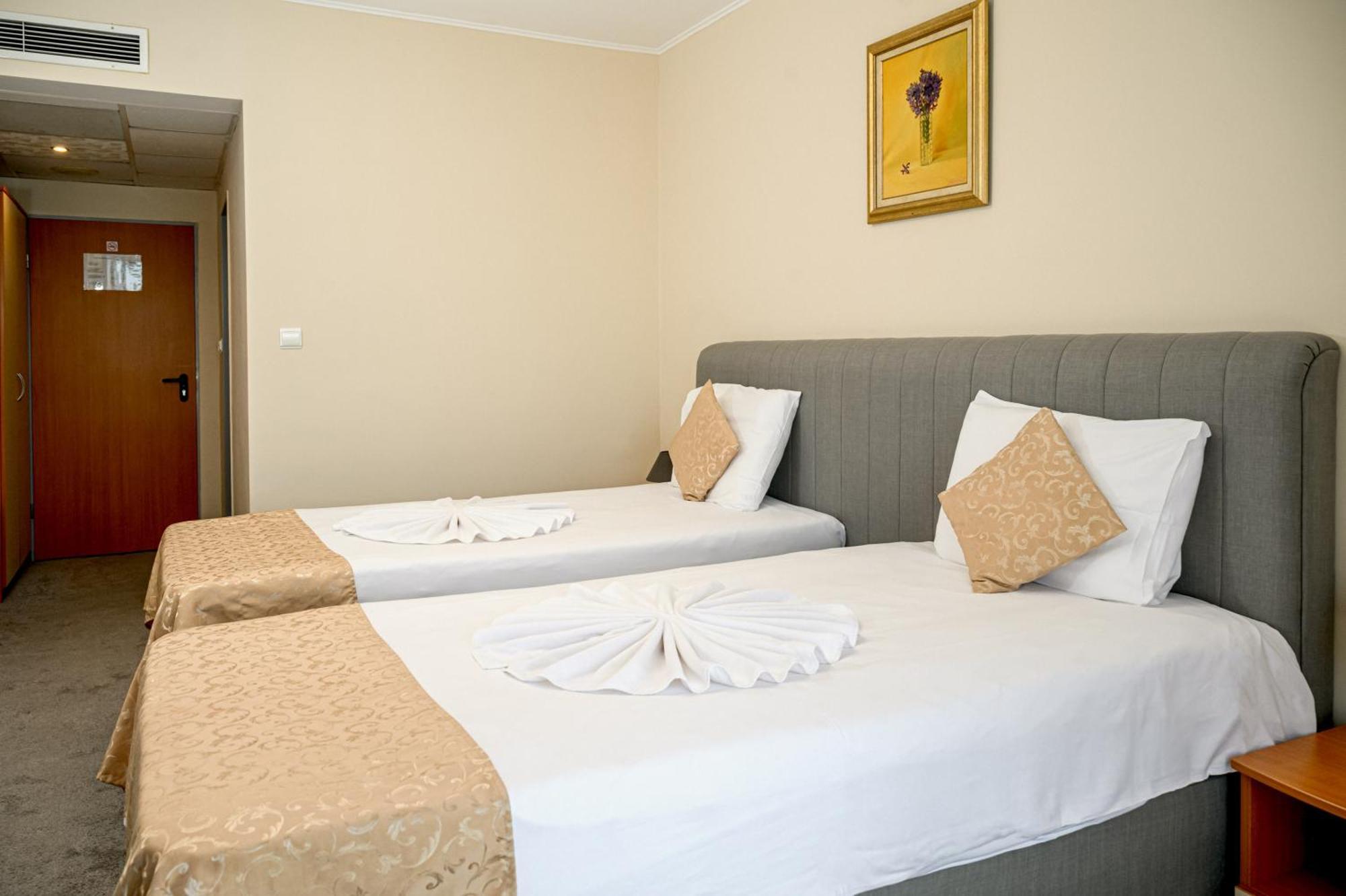 Paradise Hotel & Relax Center Pomorie Exterior foto