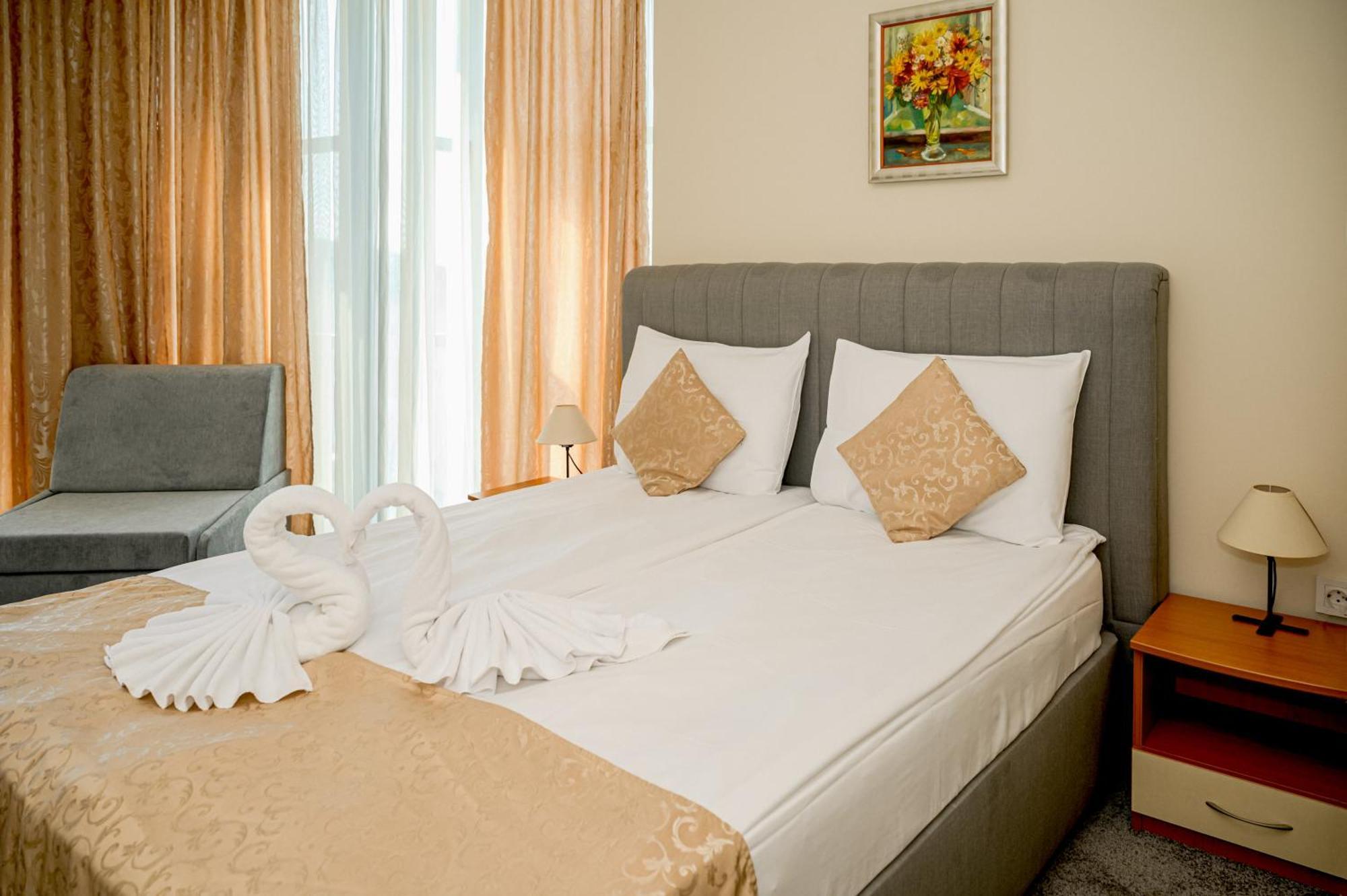 Paradise Hotel & Relax Center Pomorie Exterior foto